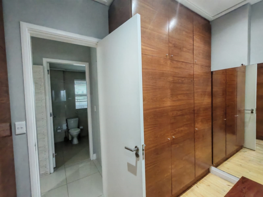 1 Bedroom Property for Sale in Summerstrand Eastern Cape